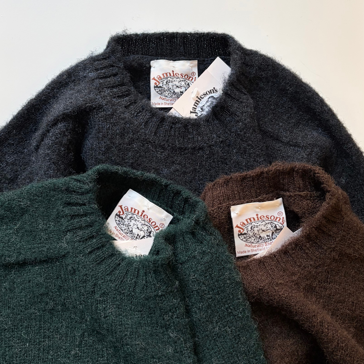 JAMIESON'S OF SHETLAND - Plain Saddle Shoulder Brushed Crew Neck Sweater