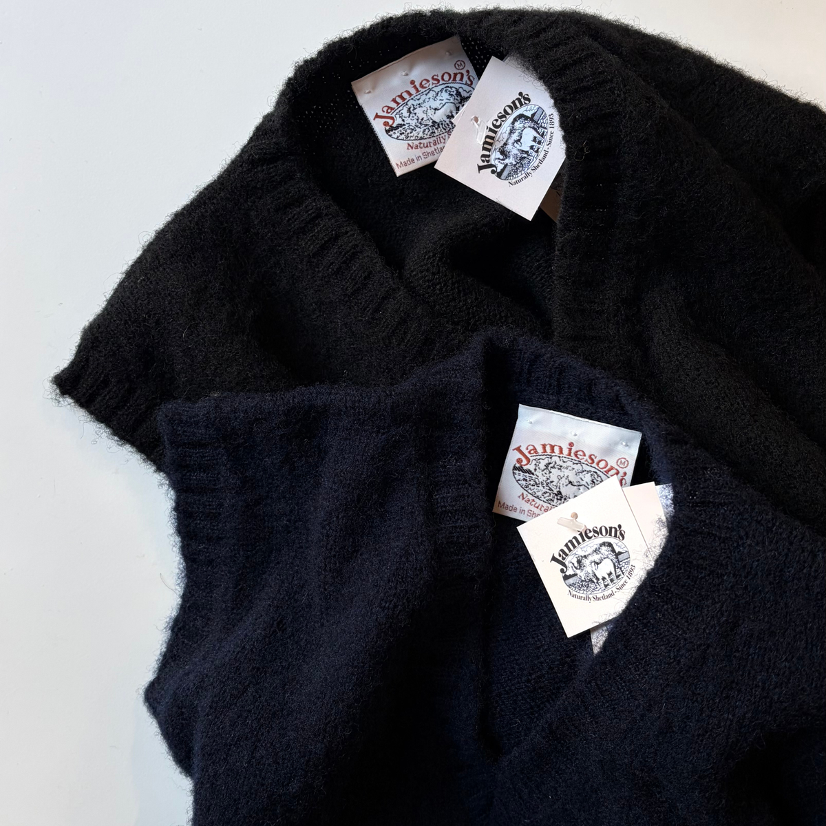 JAMIESON'S OF SHETLAND - Plain Vee Neck Brushed Slipover